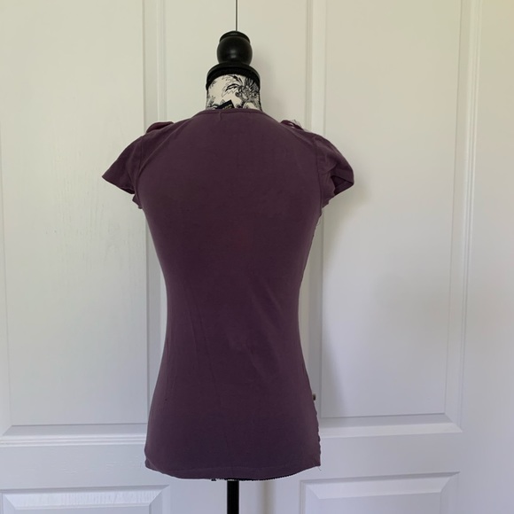 Women’s top with floral neckline - Picture 4 of 5